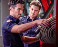 Station 19 – (v.li.) Jay Hayden (Travis Montgomery), Grey Damon (Jack Gibson).
