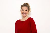 Doc Fischer – Moderatorin Julia Fischer Mit "Doc Fischer" gibt es ein neues Gesundheitsmagazin im SWR Fernsehen. Die Ärztin und Journalistin Dr. Julia Fischer präsentiert jeden Montag neueste medizinische Erkenntnisse und Behandlungsmethoden und gibt Tipps, wie man fit und gesund bleiben kann.