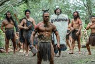 The Convert - Krieg der Maori – Aotearoa im Jahr 1830. Akatarewa (hinten, Mitte, Lawrence Makoare).