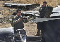 Scorpion – Kommen Walter (Elyes Gabel, l.) und Leutnant James Corbin (Jake McLaughlin, r.) noch rechtzeitig zum Absturzort eines Militärflugzeuges?