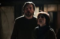 Mama – Als Lucas (Nikolaj Coster-Waldau, l.) und seine Freundin Annabel (Jessica Chastain, r.) Lucas Nichten bei sich aufnehmen, ahnen sie nicht, was sie sich damit wirklich ins Haus holen ...