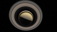 Strip the Cosmos - Im Innersten des Universums – Die großen Lücken zwischen den Ringen des Saturns entstehen durch die Umlaufbahnen seiner Monde.