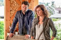 SOKO Kitzbühel – Lukas Roither (Jakob Seeböck), Nina Pokorny (Julia Cencig).
