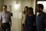 Castle – Werden Todd (Kevin Christy, l.), Meadow (Vedette Lim, 2.v.l.), Patty (Isara Victor, 2.v.r.) und Judah (Cyrus Farmer, r.) wirklich alle dazu gezwungen, an einem perfiden und tödlichen Psycho-Spiel teilzunehmen?