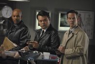 Monk – Zuerst von rechts: Randall Disher (Jason Gray-Stanford)