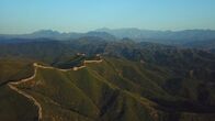 Wunderwerke der Weltgeschichte – Die Chinesische Mauer ist mit über 21 000 Kilometern das längste Bauwerk der Welt.