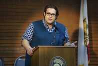 Scorpion – Eigentlich sollte sich Sylvester (Ari Stidham) auf seine Debatte vorbereiten, doch dann fällt in einem Lager für sämtliche Pflanzensamen der Erde der Strom aus und das Team muss schnell einschreiten, um das Nahrungsmittel-Backup der ganzen Welt zu retten ...