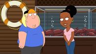 Family Guy – Chris (l.) verliebt sich in die Tochter des dunkelhäutigen Barbesitzers Jerome. Er und Pam (r.) werden ein Paar, wovon jedoch Jerome gar nicht begeistert ist ...