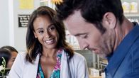 Hawaii Five-0 – Presilah Nunez (Dr. Emma Okino), Alex O'Loughlin (Steve McGarrett).