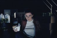Malcolm mittendrin – Malcolm (Frankie Muniz) haust auf dem Dachboden seiner Freundin, weil er von zu Hause abgehauen ist.