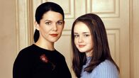 Gilmore Girls – L-R: Lorelai Gilmore (Lauren Graham), Lorelai 'Rory' Leigh Gilmore (Alexis Bledel)