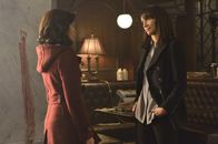 Beauty and the Beast – Tess (Nina Lisandrello, r.) kann einfach nicht glauben, dass Catherine (Kristin Kreuk, l.) genug davon hat, das Übernatürliche zu jagen ...