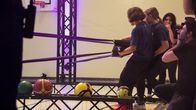 SRF Kids - Next Level – SRF Kids – Next Level Staffel 2 Folge 2 Bedienen eine Mega-Schleuder 2024 Copyright: SRF