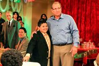 Modern Family – (v.li.) Rico Rodriguez (Manny Delgado), Ed O'Neill (Jay Pritchett).