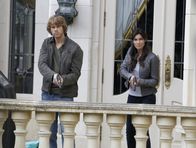 Navy CIS: L.A. – Bei den Ermittlungen in einem neuen Fall: Kensi (Daniela Ruah, r.) und Deeks (Eric Christian Olsen, l.) ...