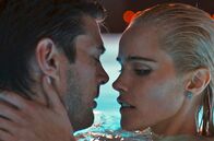 Mord im Loft – Der Architekt und Frauenheld Vincent (Karl Urban) beginnt eine Affäre mit der verführerischen Sarah (Isabel Lucas).