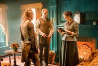Outlander - Die Highland-Saga – (v.li.): John Bell (Ian Murray), Sam Heughan (Jamie Fraser), Caitriona Balfe (Claire Randall Fraser).