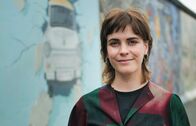 Ostkinder – Dass viele Unterschiede zwischen Ost und West von ihrer Generation erfolgreich eingeebnet wurden, findet Julia Lorenz, Jahrgang 1991, gut. Diese nun wieder zu schärfen, gar zu romantisieren, findet sie jedoch fahrlässig. Die aus Zwickau stammende Journalistin lebt heute in Berlin.