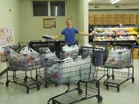Couponing Extrem – Cole with his haul.