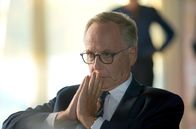 Alice oder Die Bescheidenheit – Paul Théraneau (Fabrice Luchini) ist seit vielen Jahren Bürgermeister von Lyon. Seine Zeit in der Politik hat ihn ausgelaugt und er ist der Meinung, dass er „nicht mehr denken kann“.