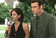 Scream 2 – Gale Weathers (Courteney Cox, l.); Cotton Weary (Liev Schreiber, r.)