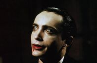 Der wunderbare Udo Kier – Mut zu ungewöhnlichen Rollen: Udo Kier verkörperte in „Andy Warhols Dracula“ (Italien, Frankreich 1974) den gleichnamigen Protagonisten.