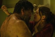 The Head – Charlie (Hovik Keuchkerian, l.); Rachel Russo (Olivia Morris, r.)