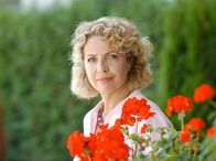 Kurhotel Alpenglück – 11.06) um 10:35 Uhr im Ersten. Christina (Michaela May) ist von der Erbschaft ihres Mannes sofort begeistert.