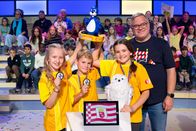 1, 2 oder 3 – Das gelbe Rateteam aus Bremen freut sich über den Sieg.