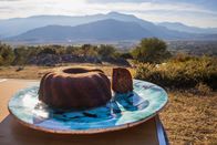 Zu Tisch ... – Zu Tisch Meteora – Griechenland Auch Möhrenkuchen lässt sich mit Trüffeln aromatisieren Copyright: SRF/Marina Funck