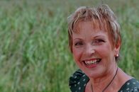 Tele-Gym – Die Diplom-Physiotherapeutin Mia Schmidt ist durch die TV-Sendung "Tele-Gym" und zahlreiche Buchpublikationen bekannt. Sie leitet nach jahrzehntelanger Arbeit im Seniorensport ein Kommunikationszentrum für Sport und Kultur für ältere Menschen am Ammersee.