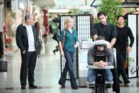 Modern Family – Ed O'Neill (Jay Pritchett), Julie Bowen (Claire Dunphy).