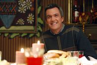The Middle – Er versäumt es, seinen Vater zum Thanksgiving-Essen einzuladen und löst somit eine kleine Katastrophe aus: Mike (Neil Flynn) ...