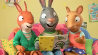 Pip und Posy – Jamila, Pip und Posy machen sich schlau, was die Dino-Wissenschaft betrifft.