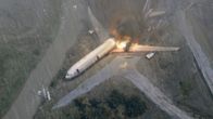 Mayday - Alarm im Cockpit – Flight 358 catching fire moments after the crash landing.