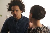 Man Seeking Woman – Mike (Eric Andre, l.); Rosa (Rosa Salazar, r.)