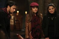 Charmed – (v.l.n.r.) Harry Greenwood (Rupert Evans); Maggie Vera (Sarah Jeffery); Mel Vera (Melonie Diaz)