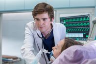 The Good Doctor – Freddie Highmore (Dr. Shaun Murphy), Kacey Rohl (Avery).