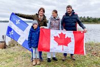 Auf und davon – Auf und davon Staffel 16 Familie Steinmann ist nach Kanada ausgewandert und übernimmt einen Bauernhof: Laura, Tamara, Julia und Adrian Steinmann 2025 Copyright: SRF