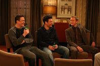 How I Met Your Mother – Der Junggesellenabschied von Marshall (Jason Segel, l.) steht bevor. Gemeinsam mit Ted (Josh Radnor, M.), Barney (Neil Patrick Harris, r.) und zwei weiteren Freunden gehts auf nach Atlantic City ...
