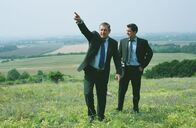 Inspector Barnaby – DCI Tom Barnaby (John Nettles, l.) und DS Dan Scott (John Hopkins, r.).