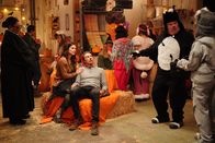 Bless This Mess – (v.l.n.r) Constance (Pam Grier); Rio (Lake Bell); Mike (Dax Shepard); Kent (Jim O'Heir)