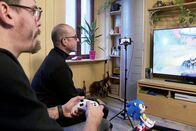 Signes – Signes Wenn Gamen verbindet Anthony und Nicolas in ihrer fiktiven Welt