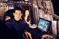 Star Trek: Enterprise – Hoshi (Linda Park, r.) fährt nur schweren Herzens von dem Urlaubsplaneten Risa weg.