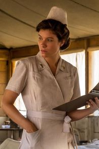 Catch-22 – Schwester Duckett (Tessa Ferrer)