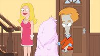 American Dad! – Francine, l.; Roger, r.