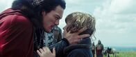 Dracula Untold – Wie weit würde Vlad (Luke Evans, l.) für seinen Sohn Ingeras (Art Parkinson, r.) gehen?