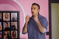 Jane the Virgin – Jaime Camil (Rogelio de la Vega).