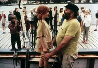 Pippi Langstrumpf – Käpt'n Efraim Langstrumpf (Beppe Wolgers, r.) heißt Pippi (Inger Nilsson) an Bord der Hoppetosse herzlich willkommen.