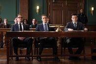 Bull – (v.l.n.r.) Dr. Jason Bull (Michael Weatherly); Stephen Raposa (Aaron Dean Eisenberg); Benny Colón (Freddy Rodriguez)